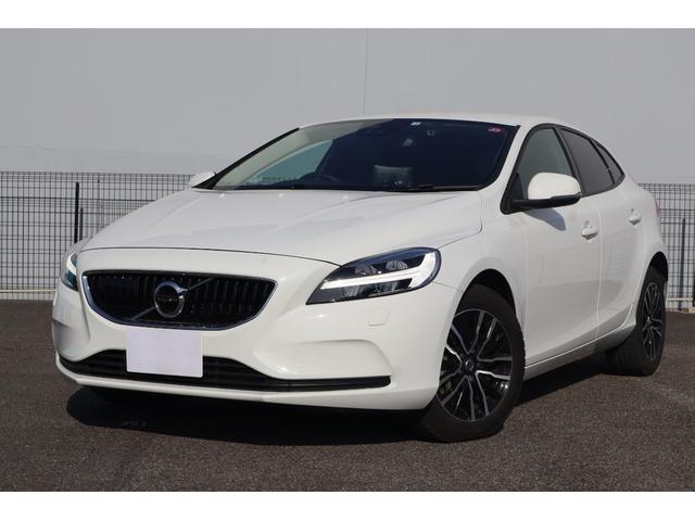 Ｖ４０ Ｔ２　キネティック　２０１９年モデル　ドライバーアシストシステム　レーンキープ　ＡＣＣ　ブラインドスポット　ディスプレイオーディオ　バックカメラ　ＫＥＮＷＯＯＤナビ・地デジ　ＬＥＤヘッドライト　純正ドラレコ　キーレス２個（1枚目）