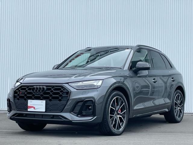 アウディ ＳＱ５ ベースグレード　リヤスポーツディファレンシャル　ダイナミックステアリング　ブラックスタイリングパッケージ　プライバシーガラス　レッドブレーキキャリパー　サラウンドビューカメラ　パークアシスト