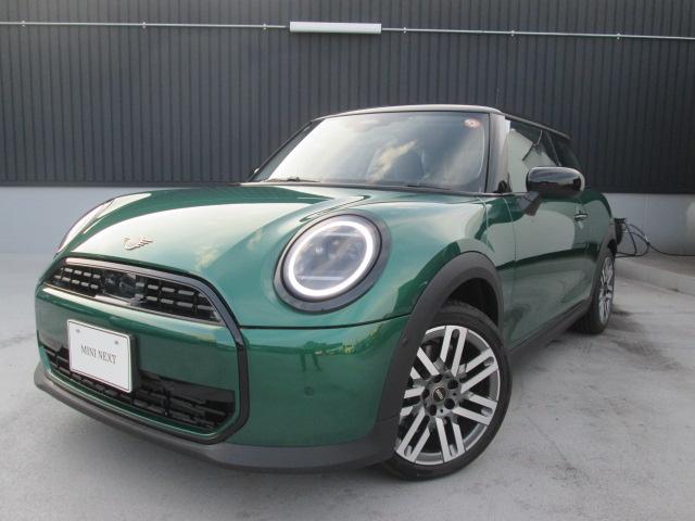 ３ドアのブリティッシュレーシンググリーン ＭＩＮＩ中川は全国陸送対応しておりますのでお問い合わせください！