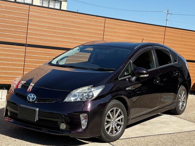 プリウス Ｓツーリングセレクション　後期モデル　車検令和９年７月迄　禁煙車　ナビ　フルセグＴＶ（走行中視聴可）　Ｂｌｕｅｔｏｏｔｈ接続　ＤＶＤ再生　ＵＳＢ　バックカメラ　ＬＥＤヘッドライト　フォグライト　スマートキー　プッシュスタート（1枚目）
