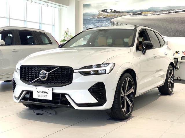 XC60プラグインハイブリッド（ボルボ）リチャージアルティメトＴ６ＡＷＤプラグインハイブリド　認定中古車　Ｇｏｏｇｌｅナビ　電動パノラマサンルーフ　電子制御エアサス　クリスタルホワイト　アンバーファインナッパレザー　クリスタルシフトノブ　シート＆ステアリングヒーター 中古車画像