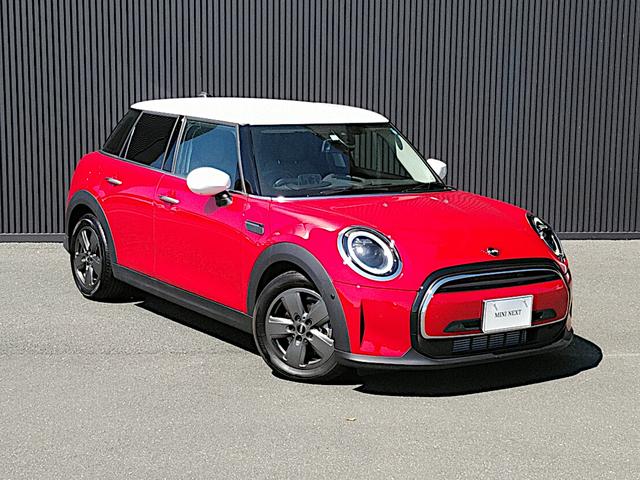 ＭＩＮＩ ＭＩＮＩ クーパー　クラシック・トリム　プレミアムプラス　ＭＩＮＩ認定中古車　アップルカープレイ　Ｂｌｕｅｔｏｏｔｈ接続　バックカメラ　シートヒーター　ワンオーナー　禁煙車