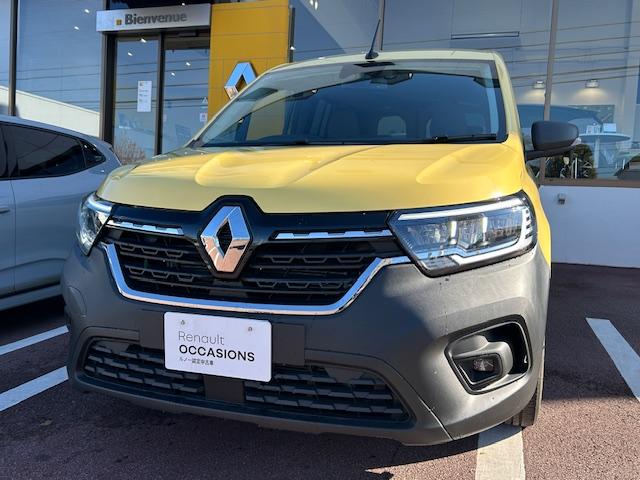 カングー(ルノー) クレアティフ　１．５ターボディーゼル　デモＵＰ　両側スライドドア　観音開き　０−１７０ｋｍ／ｈ対応追従クルコン　Ａｐｐｌｅ／Ａｎｄｒｏｉｄディスプレイオーディオ　Ｒカメラ　Ｒソナー 中古車画像