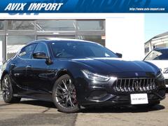 ギブリ S グランスポーツ 後期型 ガラスSR 黒革(ステッチ入) シートヒーター&ベンチレーター ツーリングPKG harman/kardon DアシスタンスPKG ACC&BSM ソフトクローズD キックセンサー付電動トランク スカイフックS 純正OP20AW 中古車画像