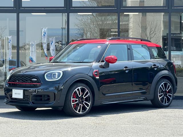 ＭＩＮＩ(ミニ) ジョンクーパーワークス　クロスオーバー　ＪＣＷトリム　弊社デモンストレーションカー　ジョンクーパーワークストリム　シートヒーター　１９ＡＷ 中古車画像