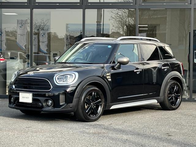 ＭＩＮＩ ＭＩＮＩ クーパーＤ　クロスオーバー　クラシック・トリム　弊社下取り車　黒半革手動シート　社外前後ドラレコ　クルーズコントロール　バックカメラ　前後障害物センサー　パーキングアシスト　オートトランク　コンフォートアクセス　インテリジェントセーフティ　ＳＯＳ