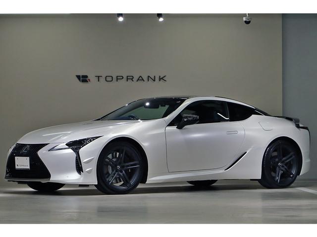 LC（レクサス）ＬＣ５００エッジ　６０台限定車　マットホワイトパール【白銀】　エッジ　６０台限定車　マットホワイトパール【白銀】　アルカンターラ専用インテリア　カーボンルーフ　カーボンウイング　マットブラック鍛造２１インチＡＷ　三眼フルＬＥＤライト　ＨＵＤ　純正ナビ　地デジ 中古車画像