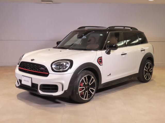 ＭＩＮＩ ＭＩＮＩ ＪＣＷ　クロスオーバー　プレミアム＋Ｐ　ＪＣＷトリム　ＡＣＣ搭載モデル　ヒーター付モルトブラウンレザーシート　キック開閉　ＨＤＤナビ・ＥＴＣ２．０　パークセンサー付バックカメラ　ヘッドアップディスプレイ・デジタルメーター