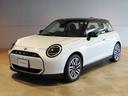 ＭＩＮＩ クーパーＳＥ　クラシック・トリム　認定中古車輌　元当社レンタカー　禁煙使用　クラシックトリムブラック内装＋１７インチパラレルスポークホイール　ＡＣＣ搭載　スマートフォン連動ナビ＋ＥＴＣ２．０　パークセンサー付バックカメラ　ヒーター（1枚目）