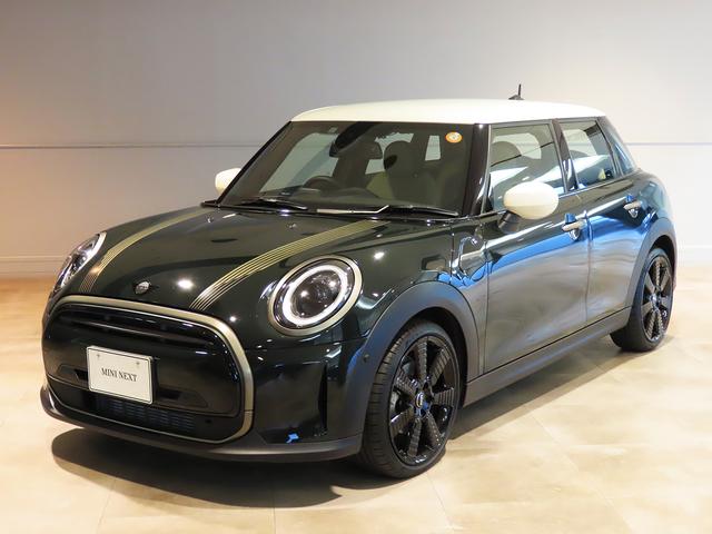 MINI クーパー レゾリュート・エディション 認定中古車輌 禁煙ワンオーナー整備記録簿 特別仕様 外観カラー+各意匠+18inホイール+ヒーター付コンビシート 衝突被害軽減ブレーキ アップルカープレイイ ETC パークセンサー付バックカメラ(1枚目)