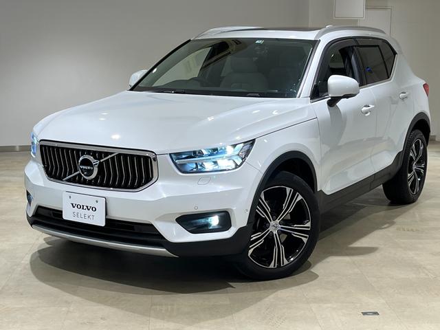 ボルボ ＸＣ４０ Ｔ５　ＡＷＤ　インスクリプション　パノラマルーフ　レザーシート　シートヒーター　９インチタッチスクリーンナビゲーション　バックカメラ　スマートキー　地デジチューナー　アクティブクルーズ　アラウンドビュー　ＥＴＣ　電動メモリーシート