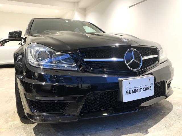 Ｃ６３　ＡＭＧ　エディション５０７　特別仕様車　ＮＡ６．３Ｌ　Ｖ８最終モデル／専用チューニング５０７馬力エンジン／ＡＭＧ鍛造１９ＡＷ／大径ブレーキ／ボンネットダクト／ブラックグリル／ｄｅｓｉｇｎｏナッパレザ－／アルカンタラステア＋シフト(1枚目)