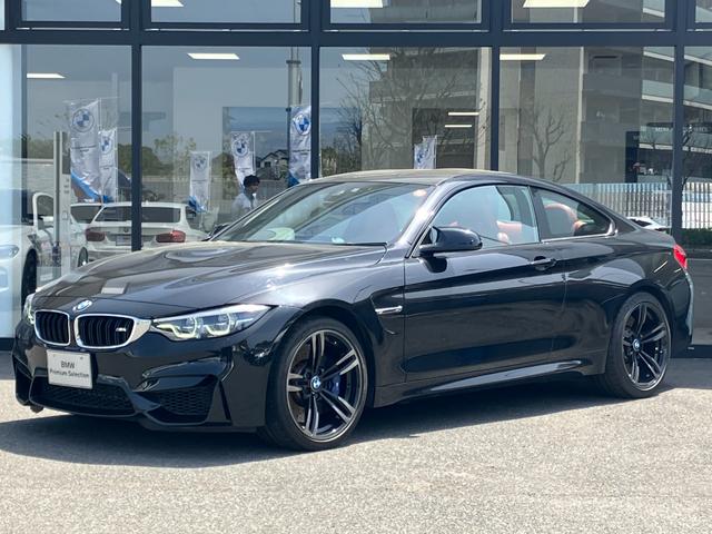 M4クーペ アダプティブMサスペンション 赤革スポーツシート ヘッドアップディスプレイ ハーマンカードン カーボンルーフ 禁煙1オーナー車 シートヒーター オートクルーズコントロール フルセグTV パドルシフト(1枚目)