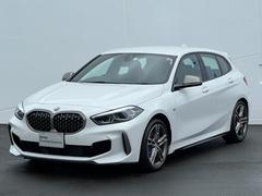 ＢＭＷ　１シリーズ　Ｍ１３５ｉ　ｘＤｒｉｖｅ　弊社デモストレーションカー．　ＡｐｐｌｅＣａｒＰｌａｙ