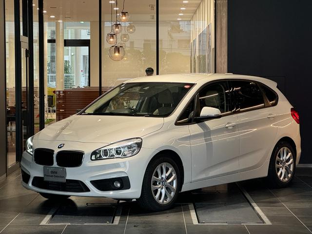 ＢＭＷ ２シリーズ ２１８ｉアクティブツアラーセレブレションＥＤファッシ　弊社下取車　１７インチホイール　クルーズコントロール　ＣＤ　ＤＶＤ　ミュージックコレクション　Ｂｌｕｅｔｏｏｔｈ　インテリジェントセーフティ　ベージュレザーシート　シートヒーター　アイドリングストップ