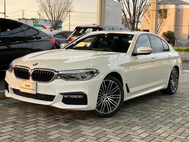 ＢＭＷ ５シリーズ ５３０ｅ　Ｍスポーツ　ワンオーナー　禁煙車　セレクトパッケージ　１９インチアルミホイール　ハーマンカードンスピーカー　レーンチェンジウォーニング　ヘッドアップディスプレイ　アクティブクルーズコントロール　ガラスサンルーフ