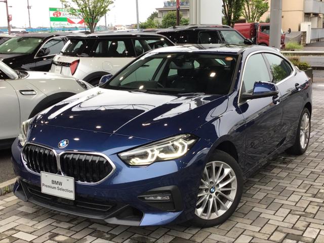 ２１８ｉグランクーペ　プレイ　弊社デモカー　禁煙車　ドライビングアシスト　レーンチェンジウォーニング　ヘッドアップディスプレイ　アクティブクルーズコントロール　ＨＤＤタッチパネルナビ　リアビューカメラ　ワイヤレスチャージ　ＥＴＣ
