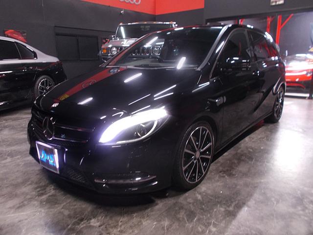 Ｂ１８０　ブルーエフィシェンシースポーツナイトＰＫＧ　ディーラー整備車両　車間警告システム　アテンションアシスト　ハーフレザーシート　純正ＨＤＤナビ地デジＢカメラ　ＣＤ録音ＤＶＤ再生ブルートゥース　ＥＴＣ　クルーズコントロール　キセノンヘッドライト