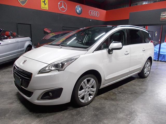 正規ディーラー車！程度良好な人気ビアンカホワイト！ ５００８シエロ　レザーパッケージ　２０１５年モデルの入庫です！