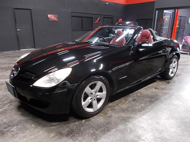 正規ディーラー車！程度良好な人気２００９年モデル！ ＳＬＫ２００コンプレッサー　スーパーチャージャーの入庫です！