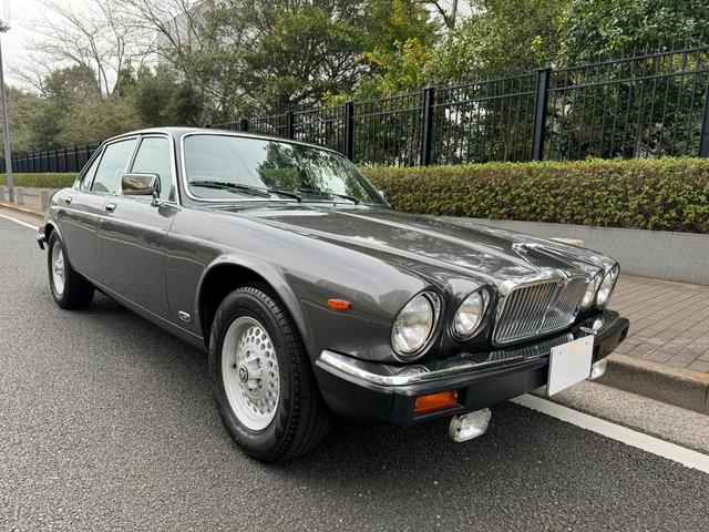 ＸＪ ＸＪ６－４．２　ディーラー車　左ハンドル　ノーマル車輛（1枚目）