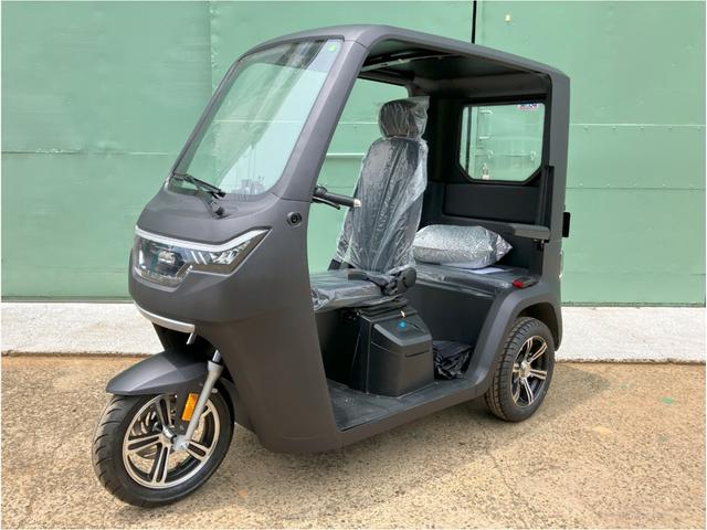　ＥＴＴ２０００Ｗ　アウトレット　普通免許　家庭用１００Ｖ　リチウムイオン　３人乗