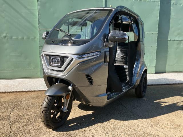 　ＵＲＢＡＮ　ＴＲＩＫＥＲ　ダブルバッテリー　普通免許　車検不要　車庫証明不要　家庭用１００Ｖ　Ｂｌｕｅｔｏｏｔｈ　送風・暖房