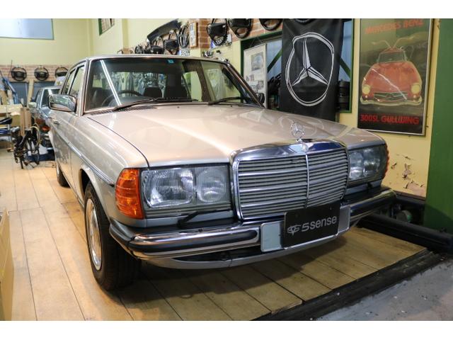 メルセデス・ベンツ ミディアムクラス 　２３０Ｅ　Ｗ１２３　右ハンドル車