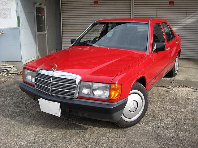 １９０クラス １９０Ｅ　ディーラー車　右ハンドル　ホイールキャップ　サッコプレートレス（1枚目）