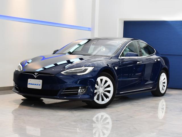 モデルＳ １００Ｄ　ホワイトプレミアムレザーインテリア　ガラスルーフ　ステアリングヒーター　全席シートヒーター　セントリーモード（1枚目）
