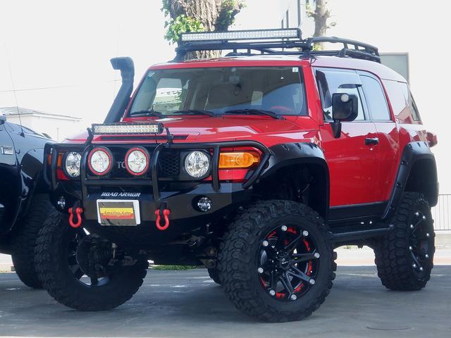 米国トヨタ ＦＪクルーザー 　トレイルチームスペシャルエディション　４ＷＤ　新車並行車　６インチリフトアップ　２０インチアルミ　マッドタイヤ　ＲＯＲＤＡＲＭＯＲグリルガード　ストラーダナビ　ＬＥＤヘッドライト・ＬＥＤライトバー