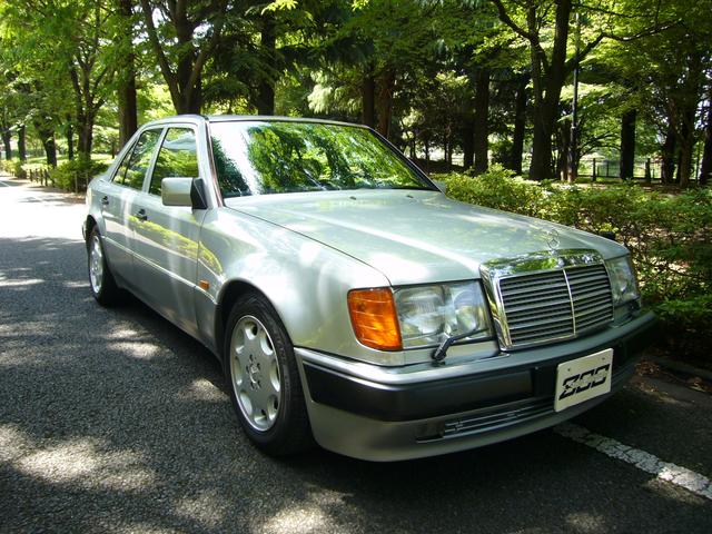 メルセデス・ベンツ ミディアムクラス ５００Ｅ　５００Ｅ（４名）正規ディーラー車　ＥＴＣ　革シート　オートクルーズコントロール　キーレスエントリー　記録簿　禁煙車　エアバッグ　エアコン　パワーステアリング　パワーウィンドウ　ＣＤ　ＡＢＳ