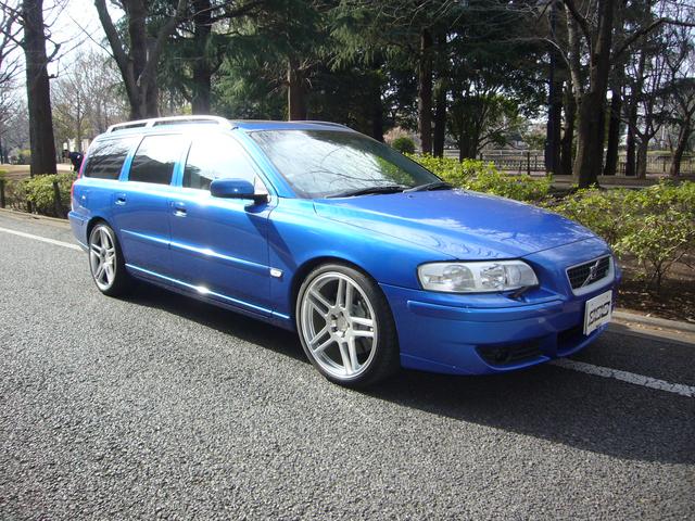 Ｖ７０ Ｒ　ＡＷＤサンルーフ専用レザーシート　４ＷＤ　ＨＤＤナビ　ＨＩＤヘッドライト　ＥＴＣ　オートクルーズコントロール　ＭＤ　キーレスエントリー　パワーシート　盗難防止システム　記録簿　禁煙車　エアバッグ