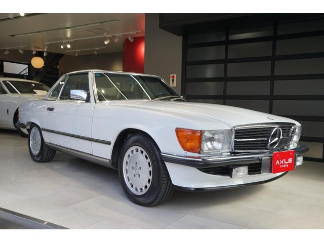 ＳＬ(メルセデス・ベンツ) ５６０ＳＬ　ディ−ラ−車　ブラック／チェックコンビシ−ト　１５インチアルミホイ−ルウッドパネルヒビ割無　純正ヘッドライト　グリル　マフラ−新品交換 中古車画像