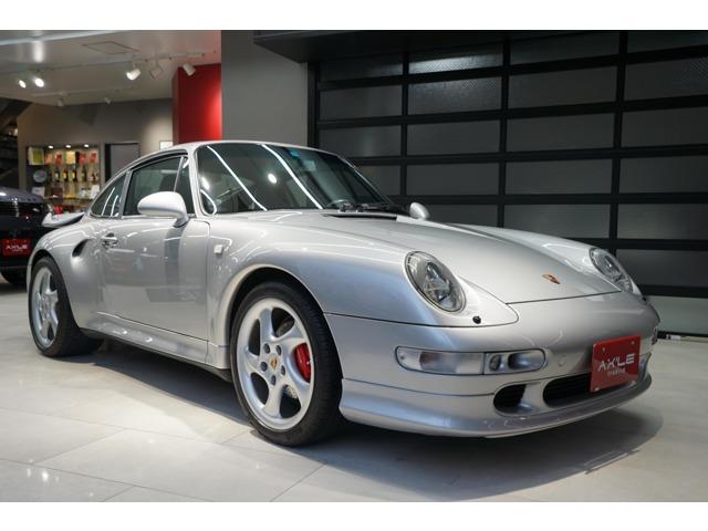 ９１１カレラＳ　ティプトロニックＳ　ファクトリ－オ－ダ－タ－ボＳサイドエア－ダクト　黒革パワ－シ－ト／ヒ－タ－　ＰＣＣＭナビゲ－ション（Ａｐｐｌｅｃａｒｐｌａｙ対応）バリオラムエンジン　１８インチアルミホイ－ル