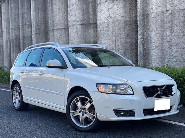 Ｖ５０ Ｔ５　ＳＥ　ＡＷＤ　禁煙車　ブラックフルレザーシート　ナビ　ＴＶ　４ＷＤ　ターボ（1枚目）