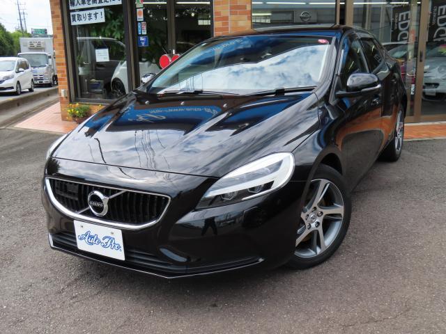 Ｖ４０(ボルボ) Ｔ３　モメンタム　ＨＤＤナビ　Ｒカメラ　ＬＥＤライト　純ナビ　リアカメラ　禁煙　ワンオーナー　車載書類完備　ステアリングパドルシフト　クルーズコントロール　レーンキープアシスト　衝突被害軽減ブレーキ　ＥＴＣ 中古車画像