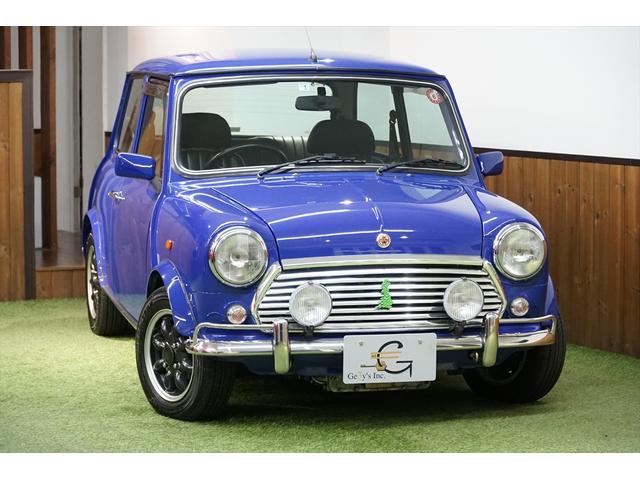 ローバー ＭＩＮＩ ポールスミス　ポールスミスブルー　ブラックレザー　１５００台限定車　ディーラー車　ＭｏｔｏＬｉｔａステアリング　ＭａｎｉＦｌｏｗマフラー　ＤＥＬＴＡカスタム　ペダル　ハンドル　サイドバイザー　バンパーガイド