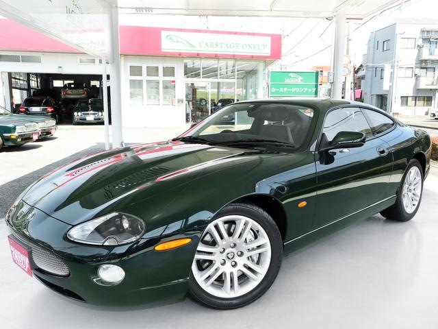 ＸＫＲ　２００５年モデル・ワンオーナー・フルノーマル・ブリティッシュレーシンググリーン・４．２Ｖ８スーパーチャージド４０６ＰＳ・Ｒパフォーマンスキット・ブラックコノリーレザー・バーウオルナットウッドトリム