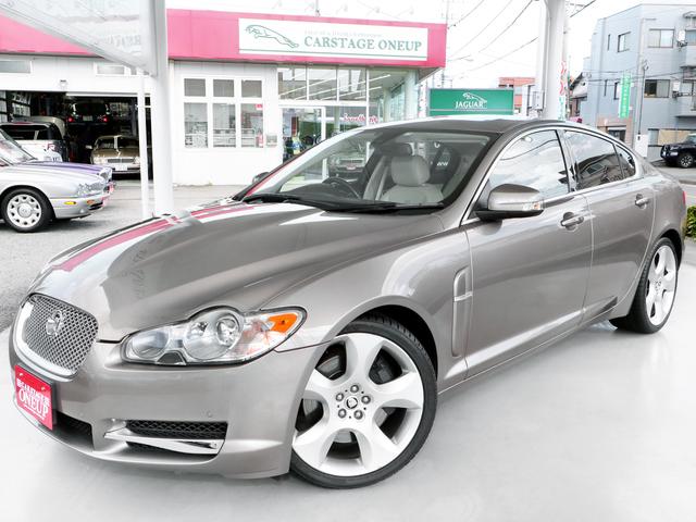 ＸＦ(ジャガー) ＳＶ８　最上級グレード・４．２スーパーチャージド４１６ＰＳ・ＯＰカラーベイパーグレイ・２０インチＡＷ 中古車画像