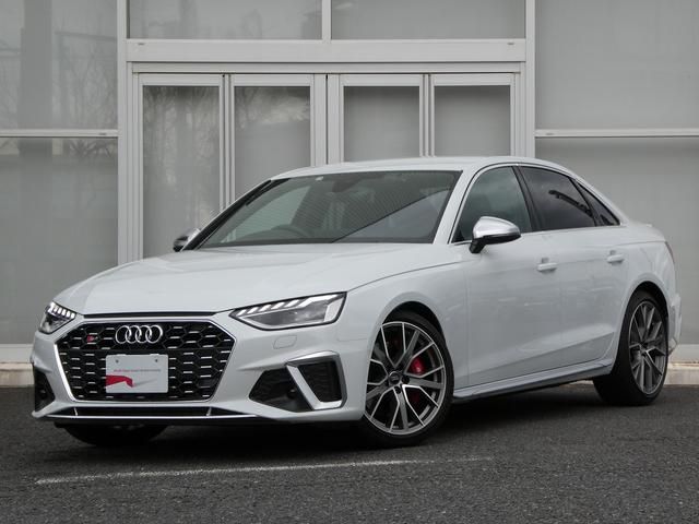 アウディ S4