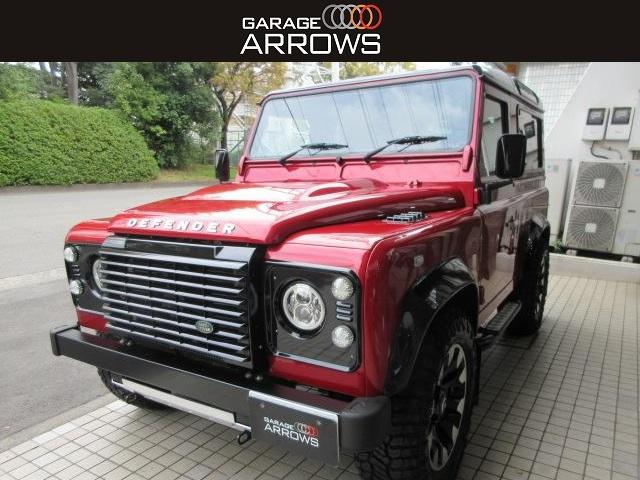 ディフェンダー ９０ＳＷ　２．２Ｔｄｃｉ　ＸＳ　半革　Ｓａｗｔｏｏｔｈ１８ＡＷ　４人乗り　ＡＴ換装済　３ナンバー　社外足廻り　ブラックコントラスト　ＬＥＤヘッドライト　ＬＥＤランプ　バックカメラ　前後マッドフラップ　ＸＳサイドランナー　記録簿（1枚目）