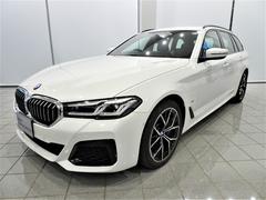 ＢＭＷ　５シリーズ　５４０ｉ　ｘＤｒｉｖｅツーリング　Ｍスポーツ　１９インチＭライトアロイホイール