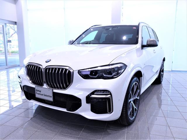 Ｍ５０ｉ　２１インチＭライトアロイホイール　ブラックヴァーネスカレザー　ヘッドアップディスプレイ　フロントサイドリヤカメラ　コンフォートアクセス　フロントリヤシートヒーティング　ＴＶファンクション