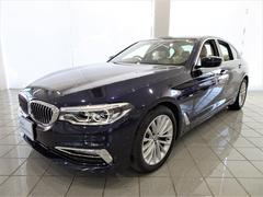 ＢＭＷ　５シリーズ　５２３ｉラグジュアリー　ハイラインパッケージ　１８インチライトアロイホイール　キャンベラベージュダコタレザー