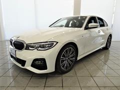 ＢＭＷ　３シリーズ　３２０ｄ　ｘＤｒｉｖｅ　Ｍスポーツ　１８インチＭライトアロイホイール