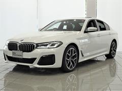 ＢＭＷ　５シリーズ　５２３ｉ　Ｍスポーツ　１９インチＭライトアロイホイール　ブラックダコタレザー