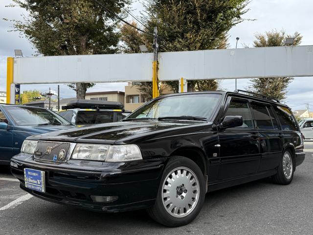 V90 クラシック 当店買取 最終型 アルカンタラシート ナビ バックカメラ ドラレコ 7人乗 電動SR パワーシート シートヒーター 保証付(1枚目)