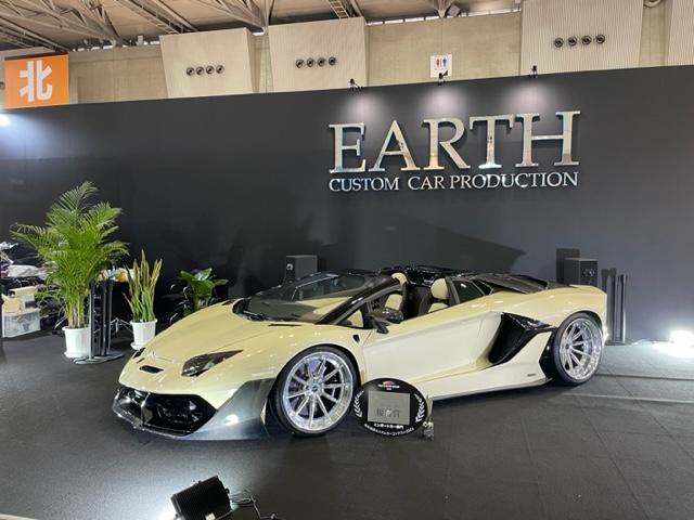 ランボルギーニ アヴェンタドール ＬＰ７００－４ロードスター　ＥＡＲＴＨ　ＶＥ０１　公認車　Ｔｏｋｙｏａｕｔｏｓａｌｏｎ２０２２　インポートカー部門優秀賞受賞車両　ＥＡＲＴＨ　ＢＯＤＹＫＩＴオリジナル　ＥＡＲＴＨ　ＶＥ０１コンプリートカー　シートクロコダイル張替　公認車