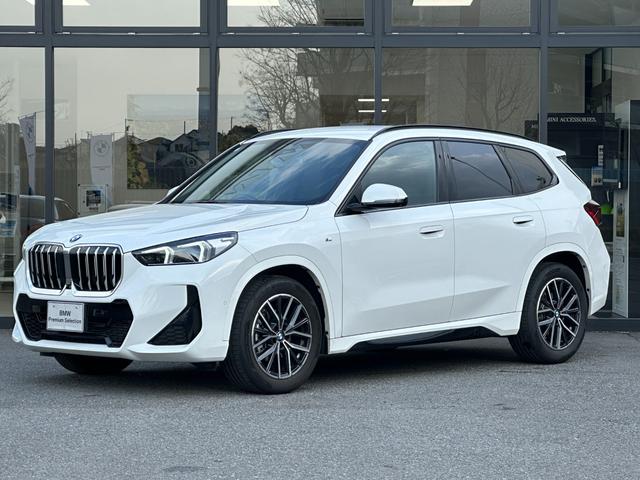 ＢＭＷ Ｘ１ ｘＤｒｉｖｅ　２０ｉ　Ｍスポーツ　弊社デモカー　１８インチＡＷ　ＬＥＤ　シートヒーター　ヘッドアップディスプレイ　トップビュー　黒革スポーツパワーシート　オートトランク　パドルシフト　アンビエントライト　アクティブクルーズコントロール